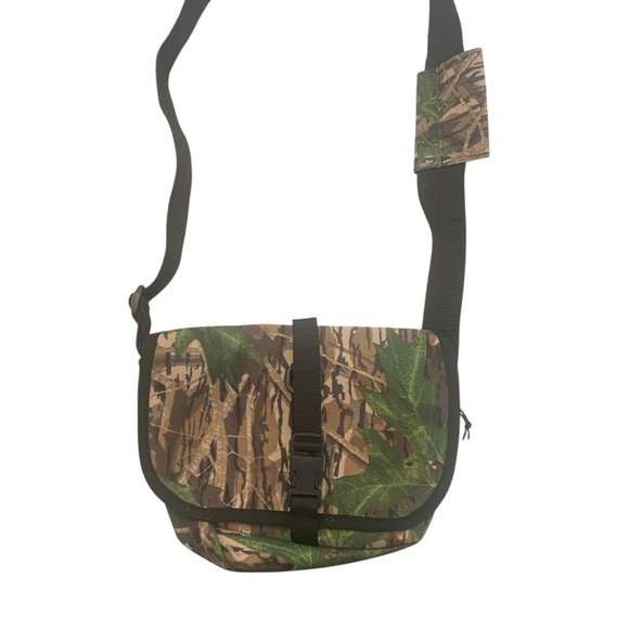 Cabela's Other - Cabela’s Mossy Oak Shadow Leaf Brand Camo 1M Shoulder Bag.